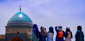 محدودیت‌ های سفر گردشگران خارجی به ایران؛ واقعیت یا شایعه؟