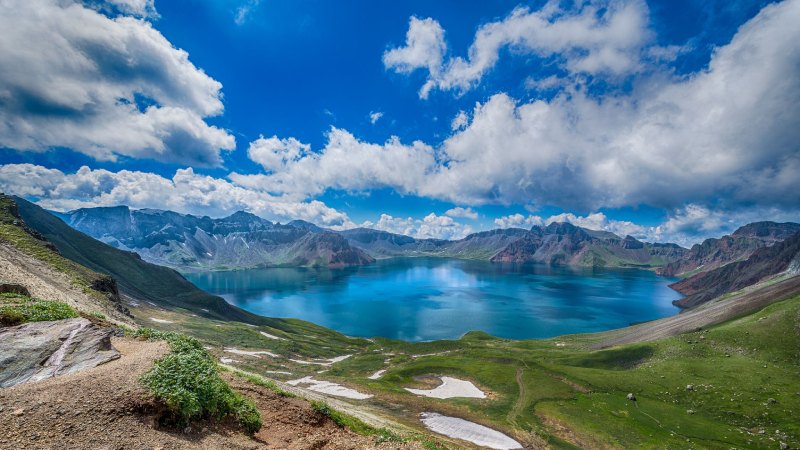 دریاچه بهشت چین؛ راز عمیق ترین دریاچه دهانه ای آسیا بر فراز یک آتشفشان خاموش