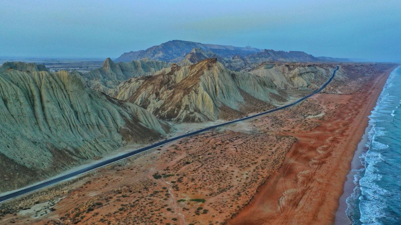 کوه های مریخی چابهار کجاست؟ راهنمای کامل بازدید از شگفتی سواحل مکران