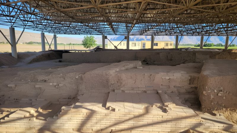 تل آجری؛ بنایی هخامنشی با معماری متفاوت